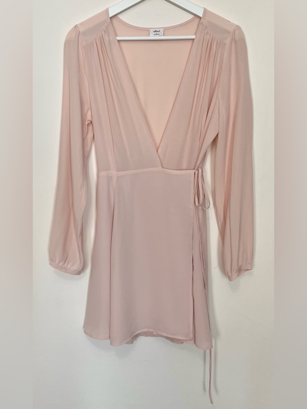 Aritzia • S • 100% Silk Deep V Neck Long Sleeve Wrap Dress Pale Blush Pink